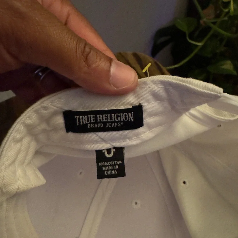 True Religion White Horseshoe Logo Baseball Cap Hat Cotton Casual‎ Fashion